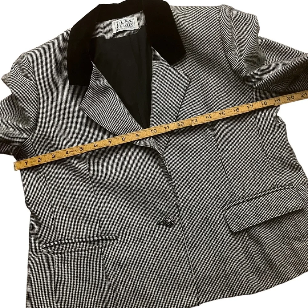 Vintage 1980’s Herringbone Black/White Blazer, Union Made, Great Quality, Medium